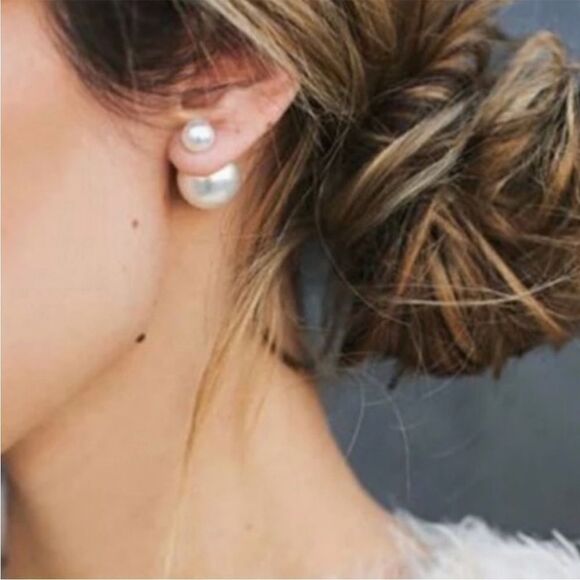 Double Sided Pearl Post Stud Earrings - Picture 4 of 5